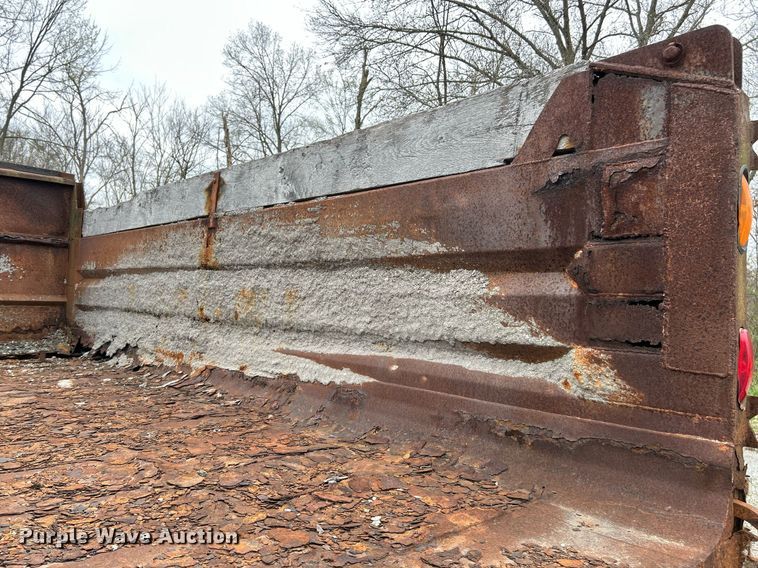 image for item EK2818 2000 Freightliner FL80 dump truck