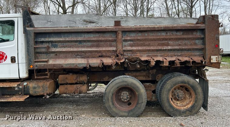 image for item EK2818 2000 Freightliner FL80 dump truck