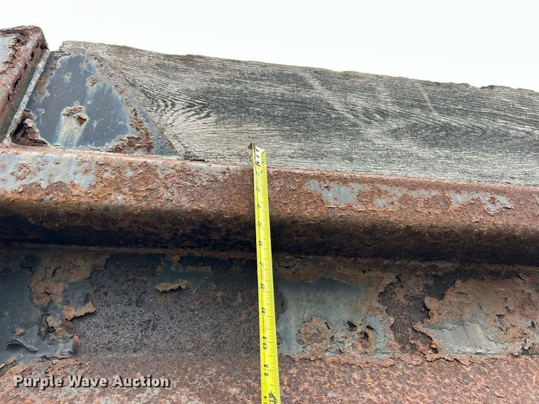 image for item EK2818 2000 Freightliner FL80 dump truck