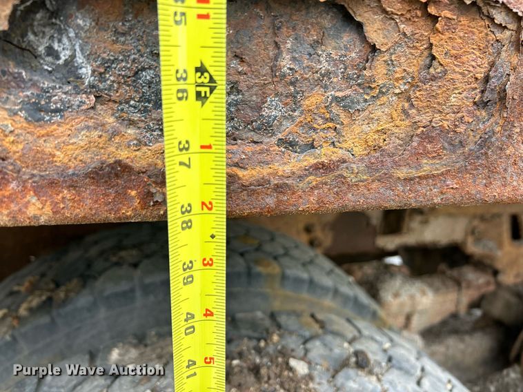 image for item EK2818 2000 Freightliner FL80 dump truck