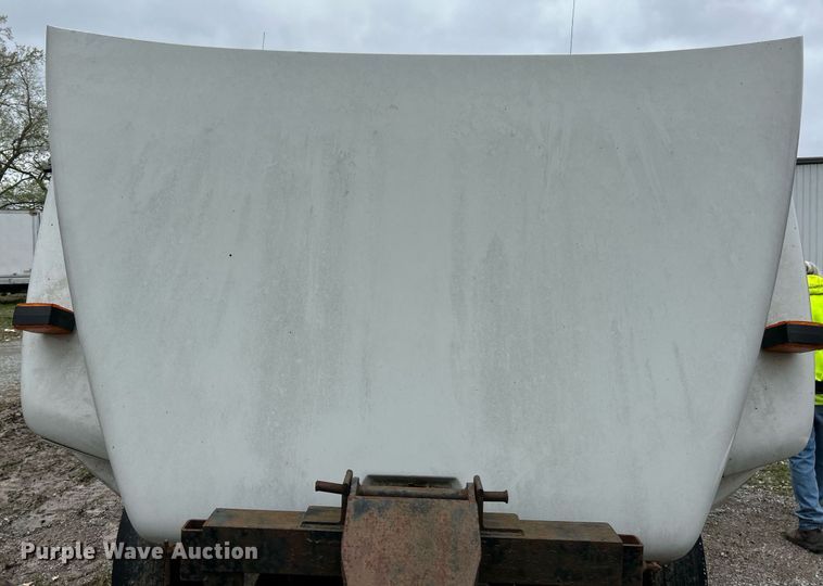 image for item EK2818 2000 Freightliner FL80 dump truck