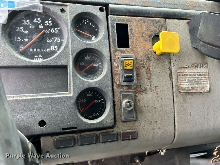 image for item EK2818 2000 Freightliner FL80 dump truck