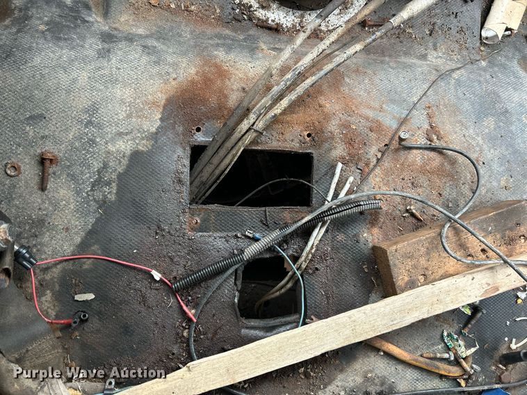 image for item EK2818 2000 Freightliner FL80 dump truck