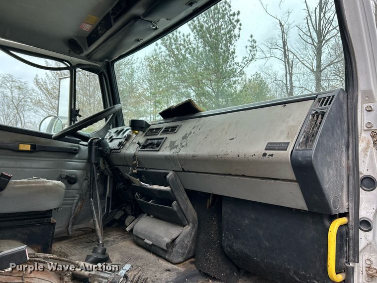 image for item EK2818 2000 Freightliner FL80 dump truck