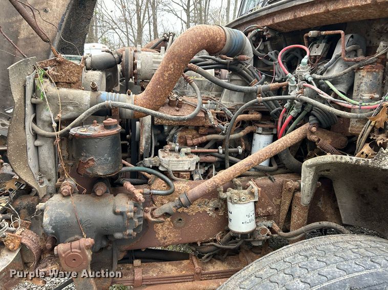 image for item EK2818 2000 Freightliner FL80 dump truck