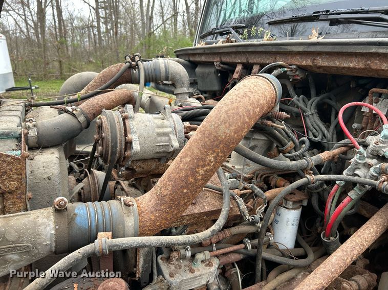 image for item EK2818 2000 Freightliner FL80 dump truck