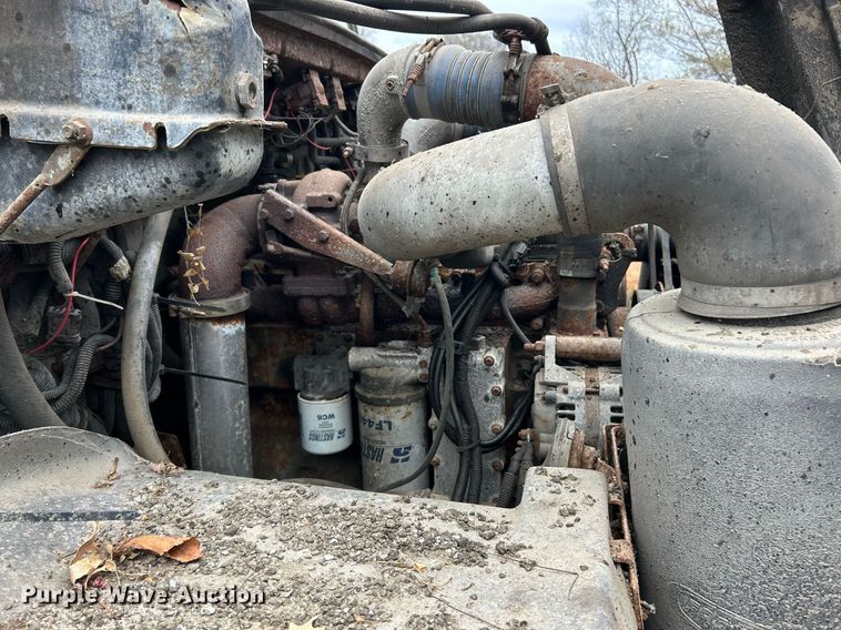 image for item EK2818 2000 Freightliner FL80 dump truck