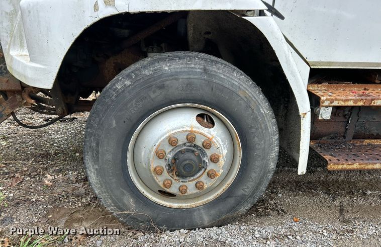 image for item EK2818 2000 Freightliner FL80 dump truck