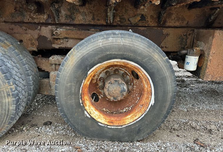 image for item EK2818 2000 Freightliner FL80 dump truck