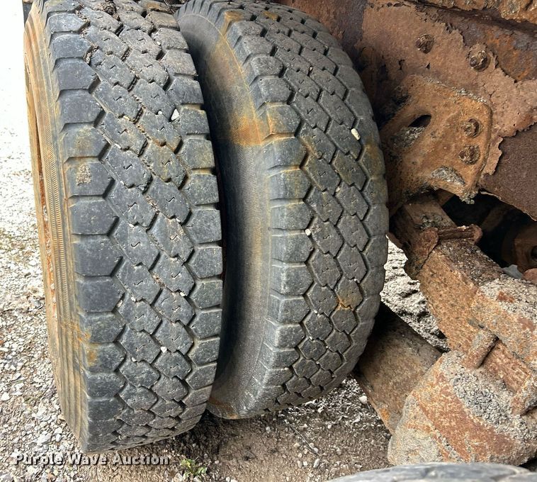 image for item EK2818 2000 Freightliner FL80 dump truck