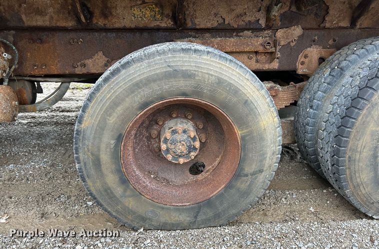 image for item EK2818 2000 Freightliner FL80 dump truck