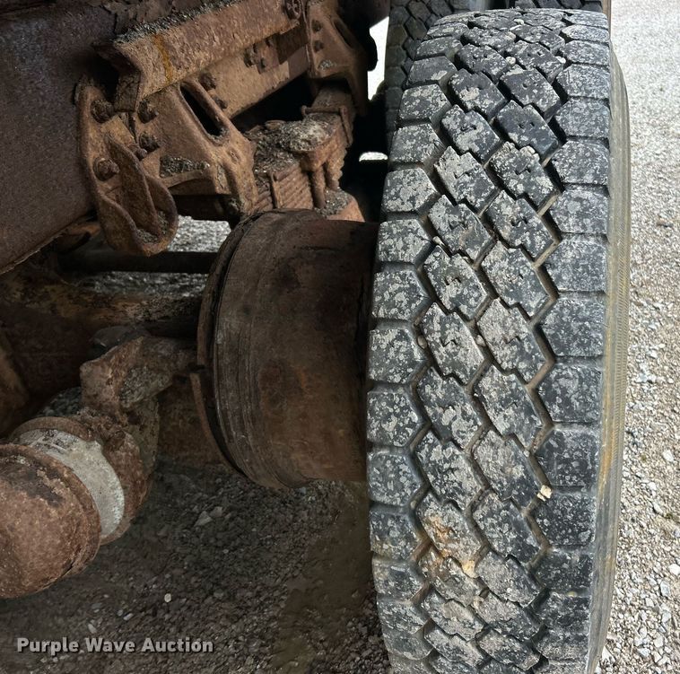 image for item EK2818 2000 Freightliner FL80 dump truck