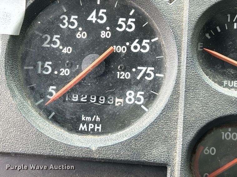 image for item EK2818 2000 Freightliner FL80 dump truck