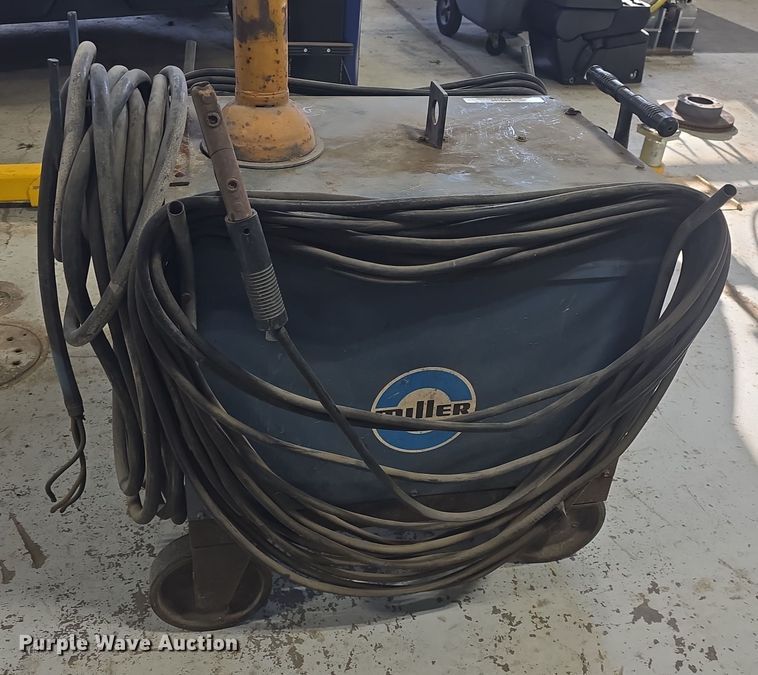 image for item EK5104 Miller Dialarc 250 welder/generator