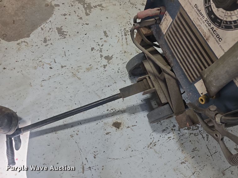 image for item EK5104 Miller Dialarc 250 welder/generator