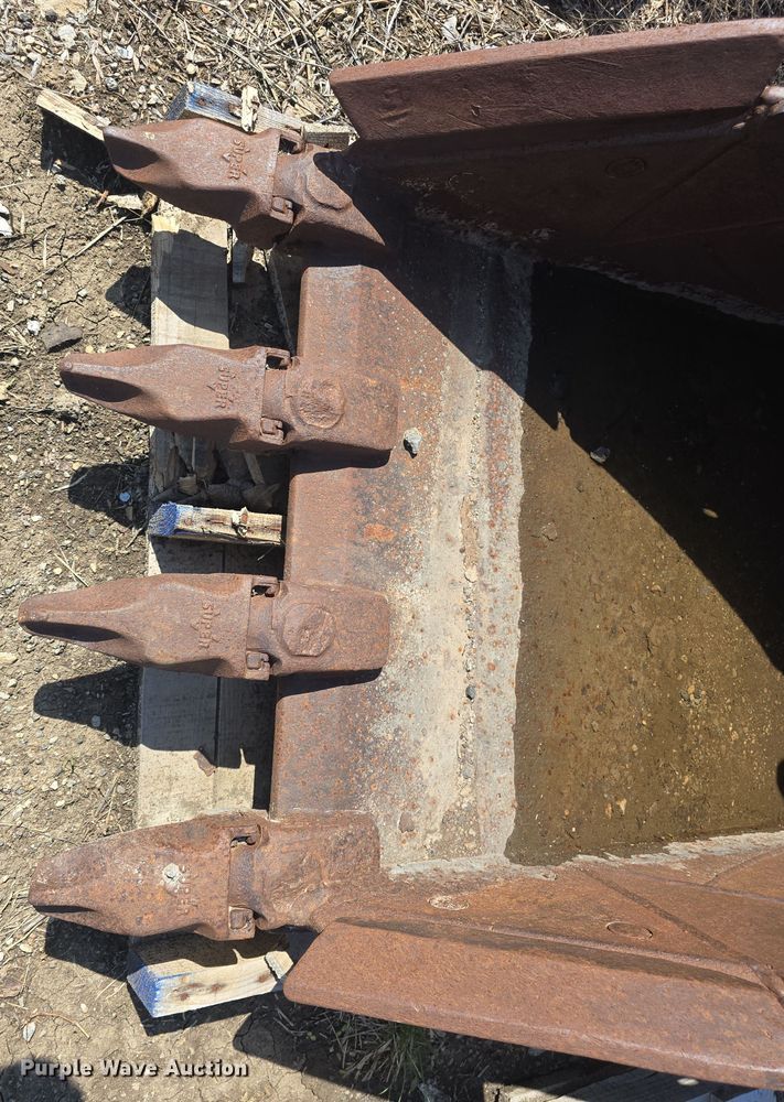 image for item EK5114 2005 Gelth HD45FLATTOP excavator bucket