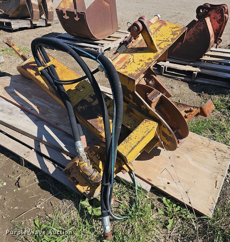 image for item EK5121 Tiger side boom mower