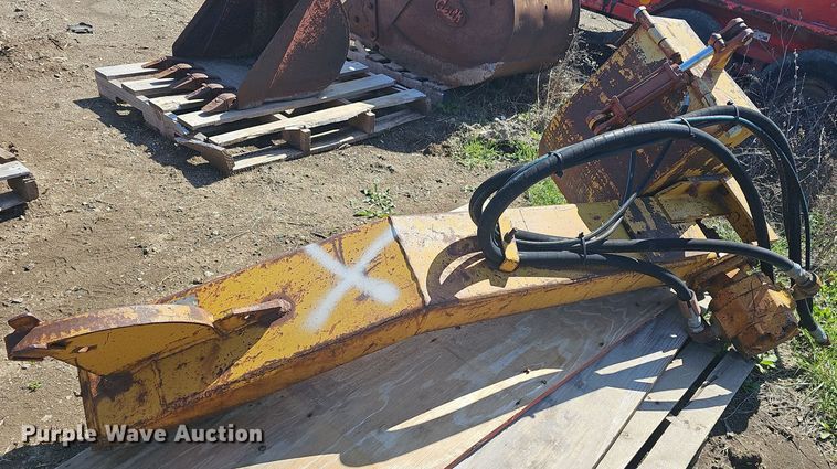 image for item EK5121 Tiger side boom mower