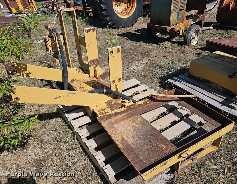 image for item EK5121 Tiger side boom mower