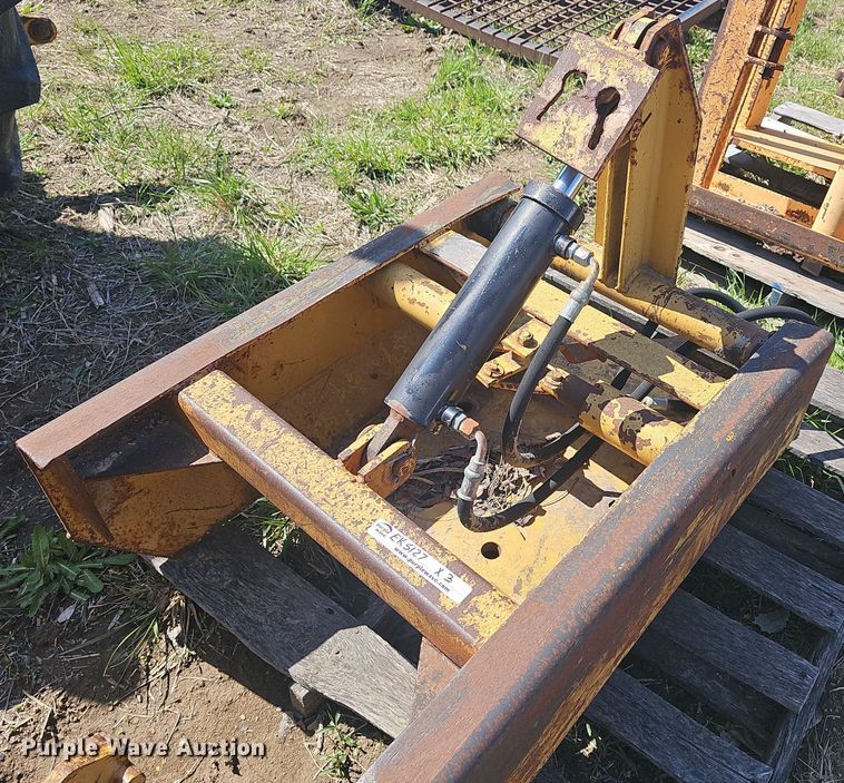 image for item EK5127 (3) motor grader brackets