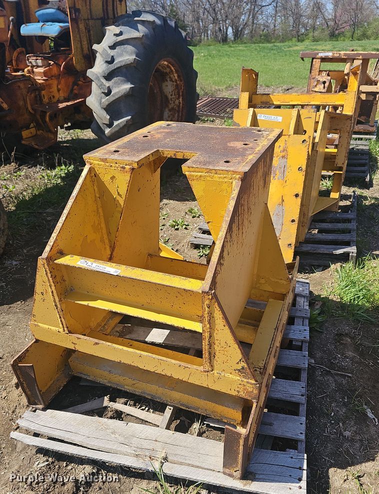 image for item EK5129 (3) motor grader front mounted lift groups