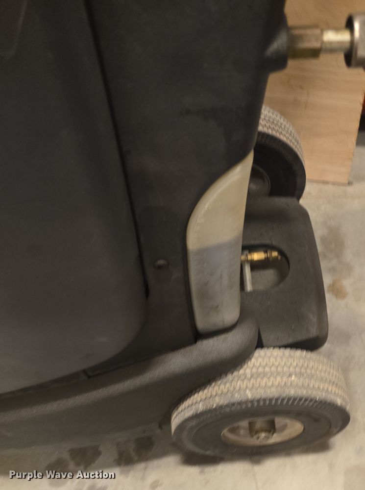 image for item EK5134 (2) Robinair Cooltech 34788 refrigerant recovery recycling machine