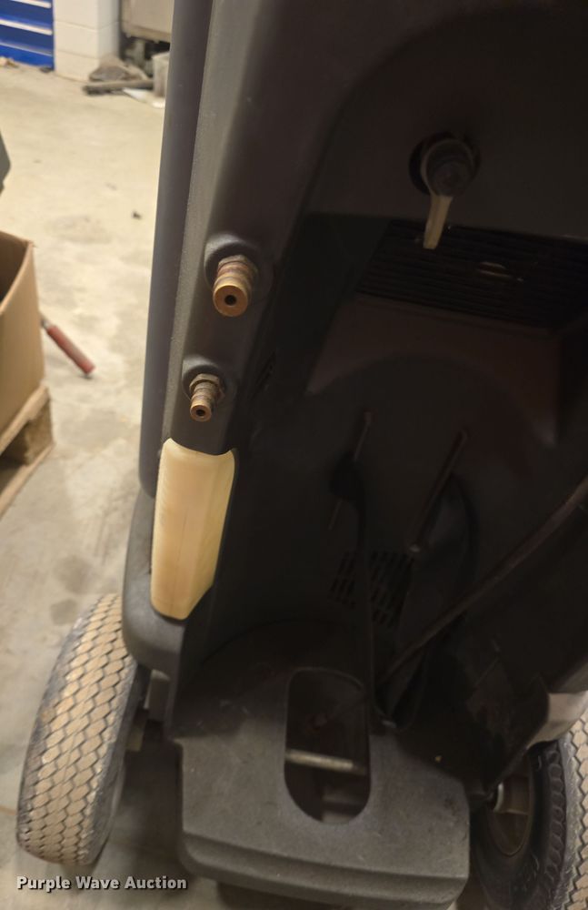 image for item EK5134 (2) Robinair Cooltech 34788 refrigerant recovery recycling machine