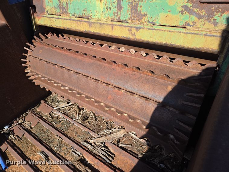 image for item EL1987 The Beast  3680 horizontal grinder