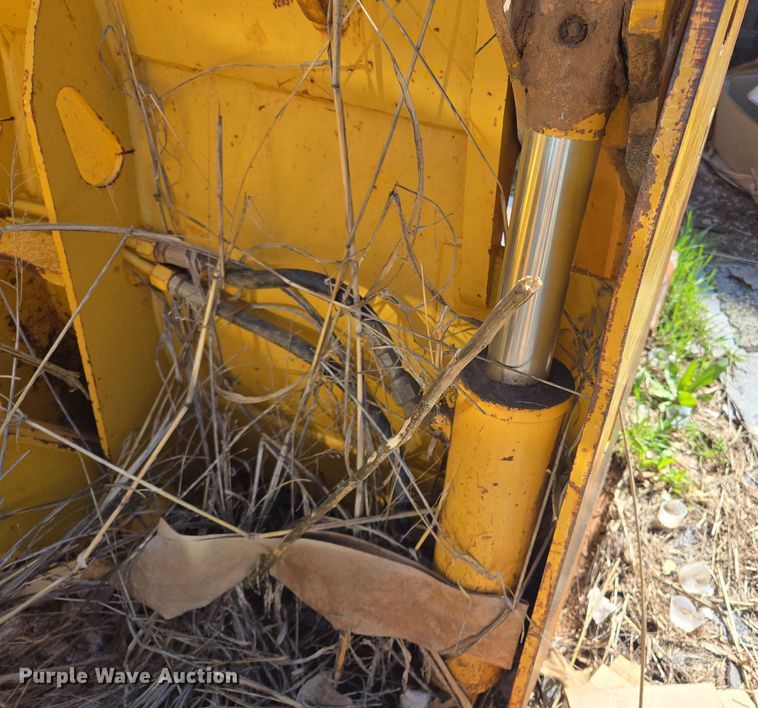 image for item EL1988 2001 John Deere 310 SG backhoe