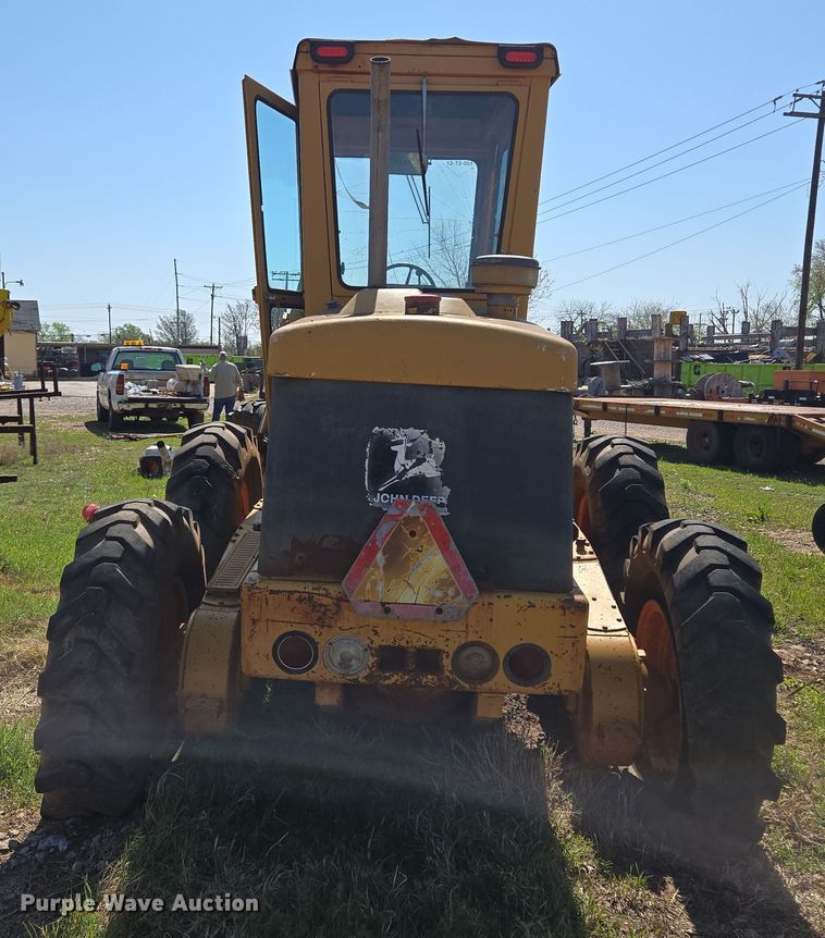 image for item EL1989 John Deere 570 motor grader