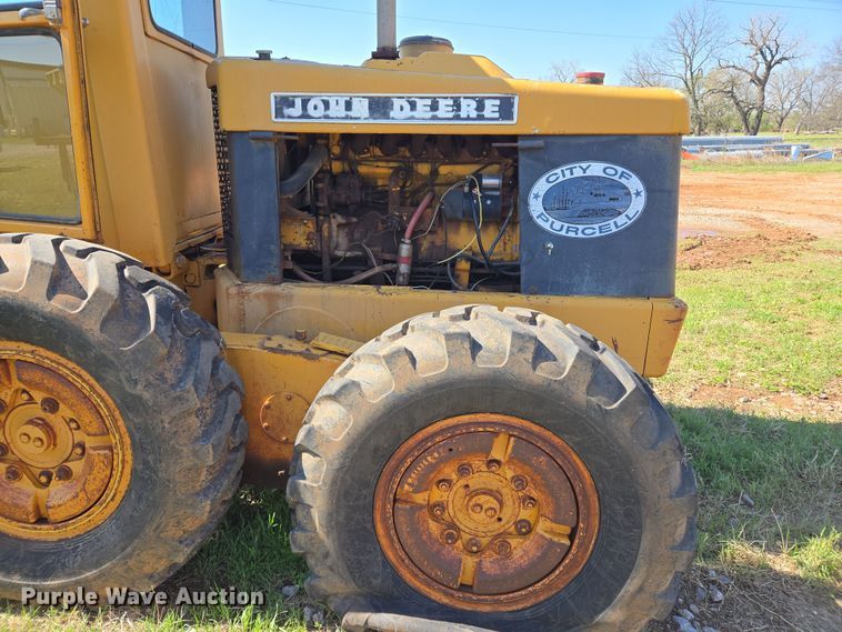 image for item EL1989 John Deere 570 motor grader