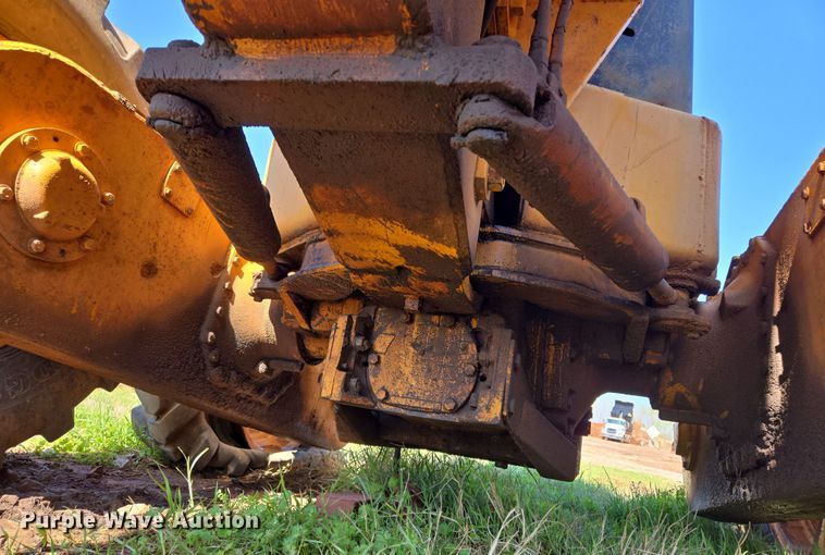 image for item EL1989 John Deere 570 motor grader