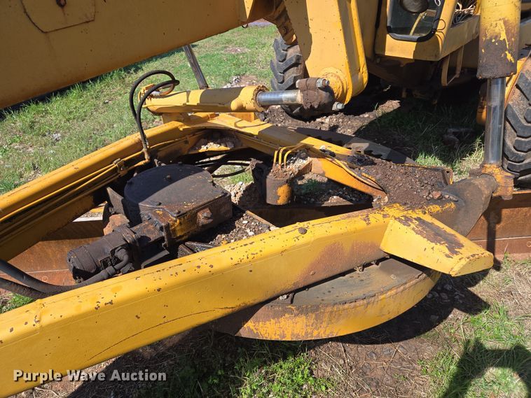 image for item EL1989 John Deere 570 motor grader