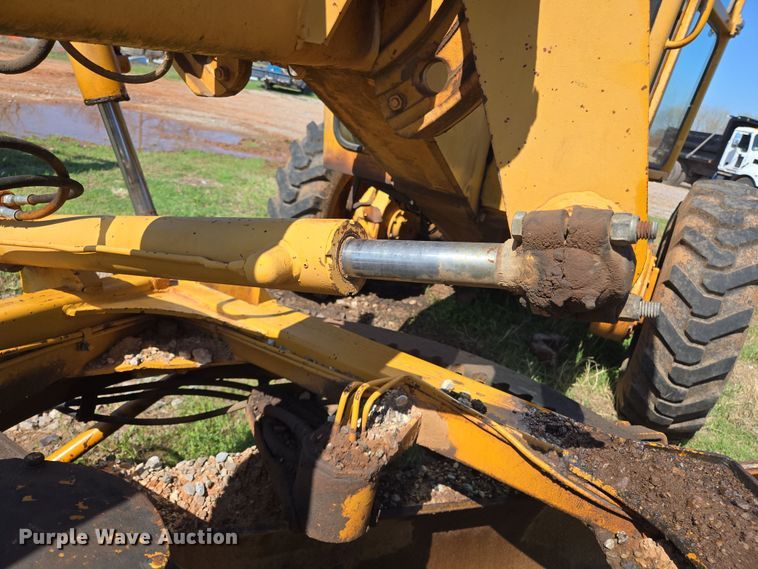 image for item EL1989 John Deere 570 motor grader