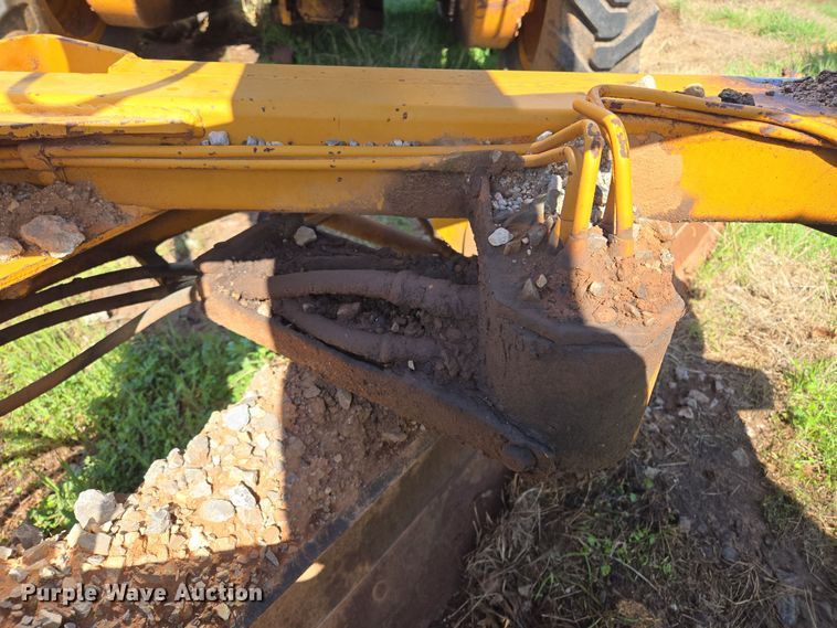 image for item EL1989 John Deere 570 motor grader