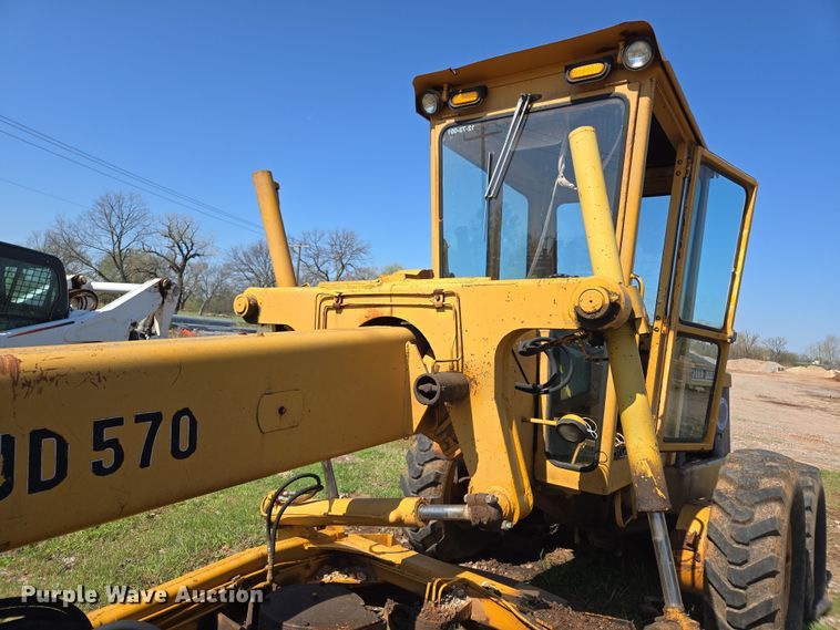 image for item EL1989 John Deere 570 motor grader