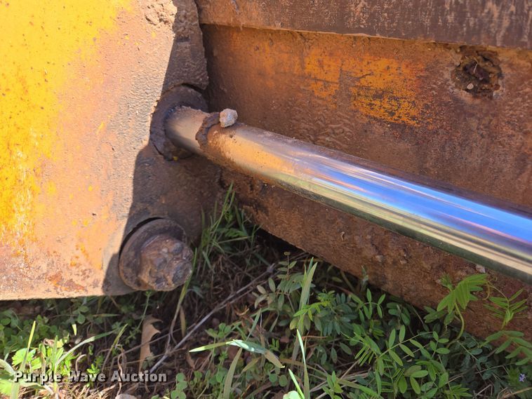 image for item EL1989 John Deere 570 motor grader