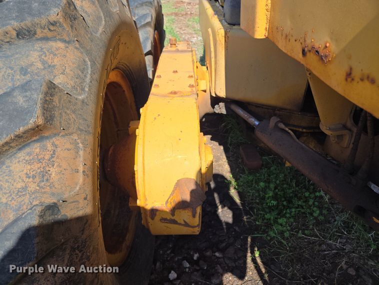 image for item EL1989 John Deere 570 motor grader