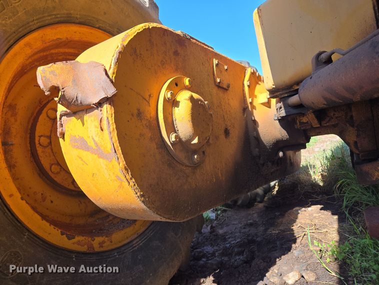 image for item EL1989 John Deere 570 motor grader