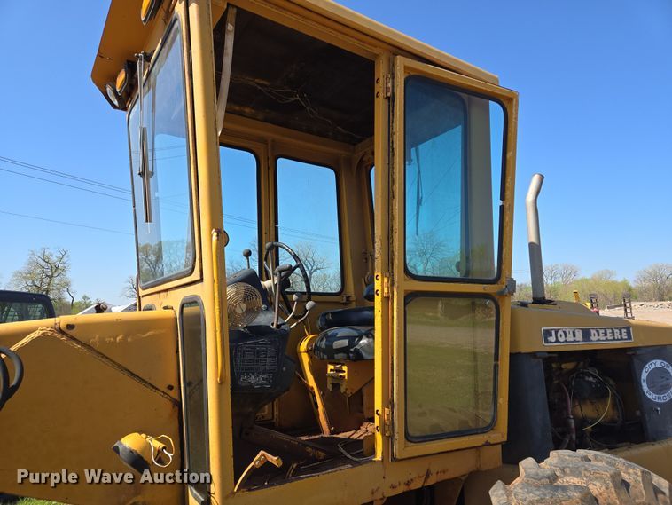 image for item EL1989 John Deere 570 motor grader