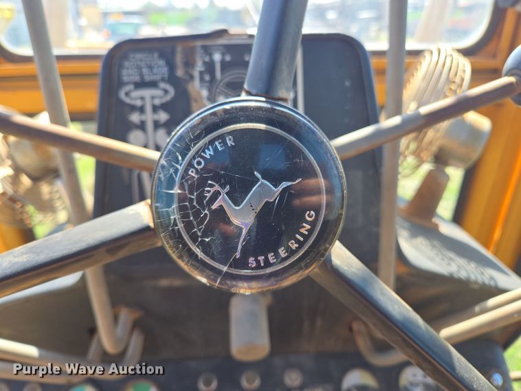 image for item EL1989 John Deere 570 motor grader