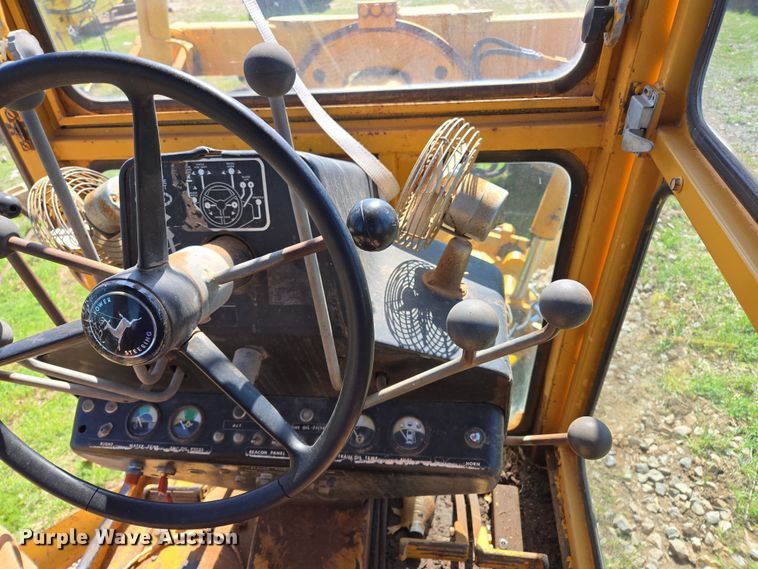 image for item EL1989 John Deere 570 motor grader