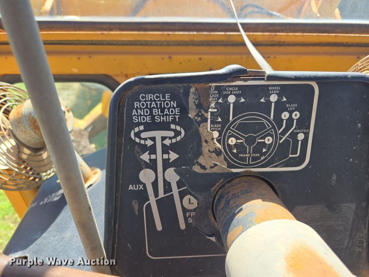 image for item EL1989 John Deere 570 motor grader