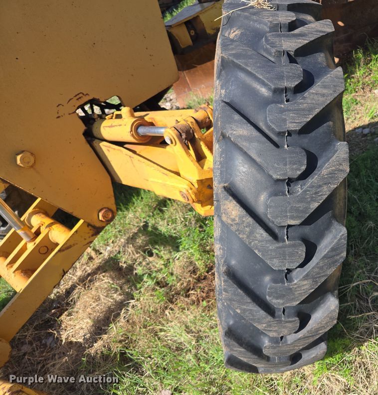 image for item EL1989 John Deere 570 motor grader