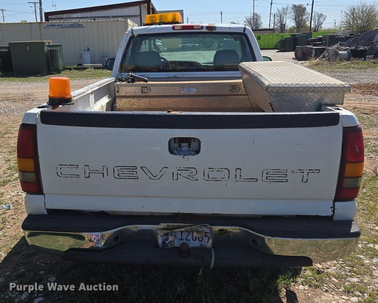 image for item EL1990 2001 Chevrolet Silverado 1500 pickup truck