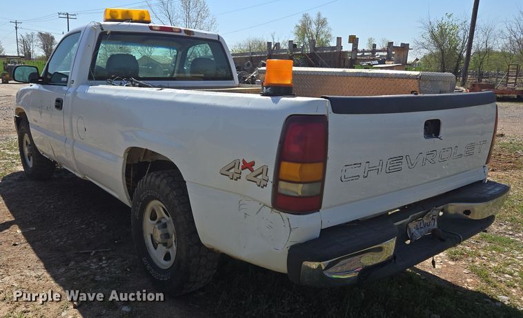 image for item EL1990 2001 Chevrolet Silverado 1500 pickup truck
