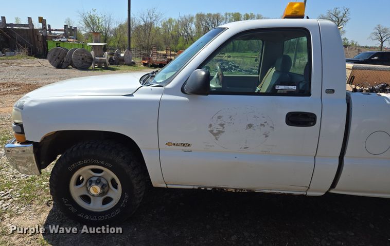 image for item EL1990 2001 Chevrolet Silverado 1500 pickup truck