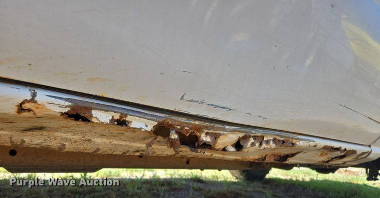 image for item EL1990 2001 Chevrolet Silverado 1500 pickup truck