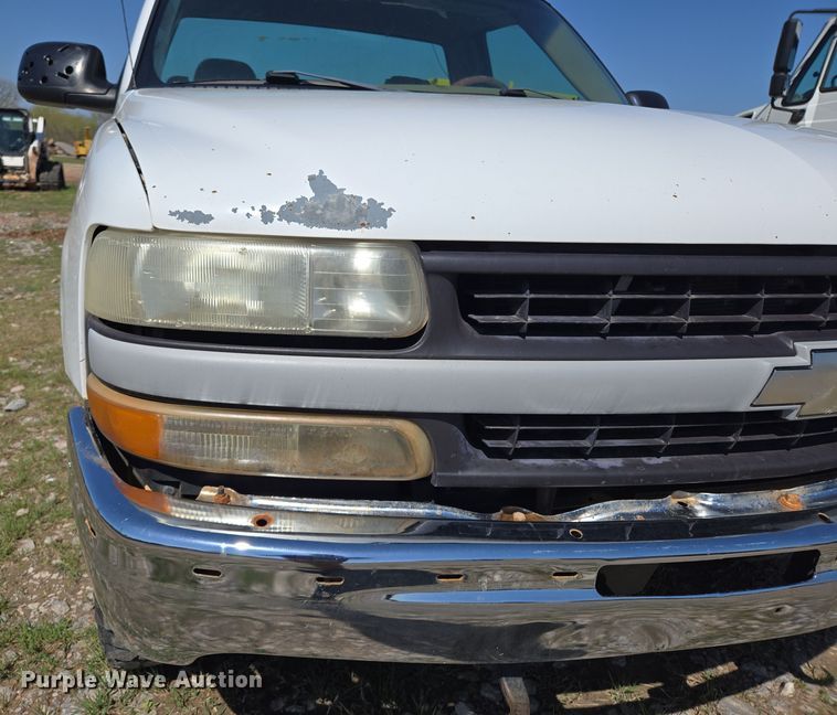 image for item EL1990 2001 Chevrolet Silverado 1500 pickup truck