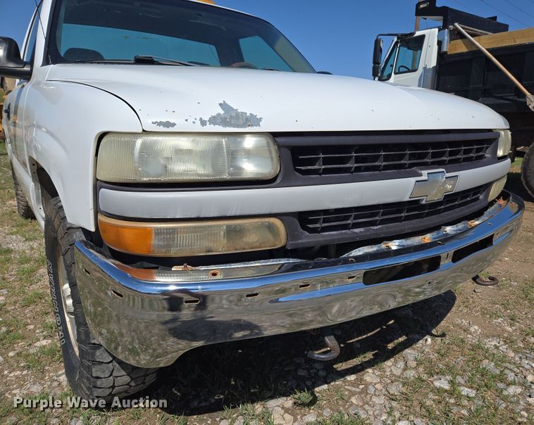 image for item EL1990 2001 Chevrolet Silverado 1500 pickup truck